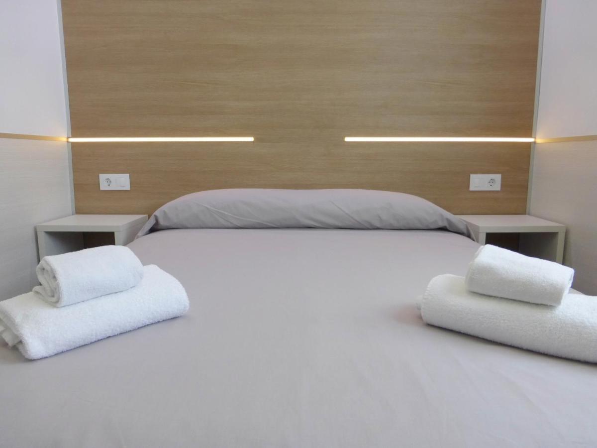 Rentalmar Navarra Family Suites Salou Kamer foto