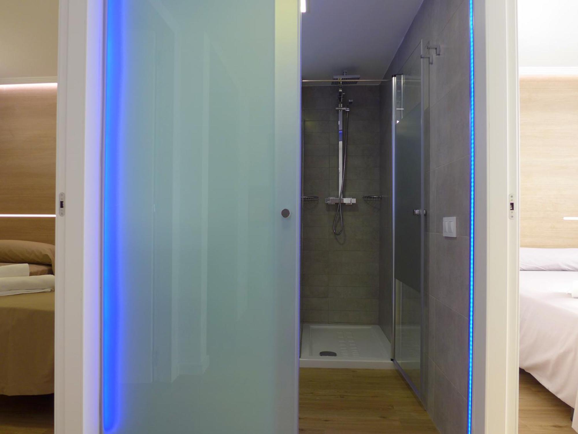 Rentalmar Navarra Family Suites Salou Kamer foto