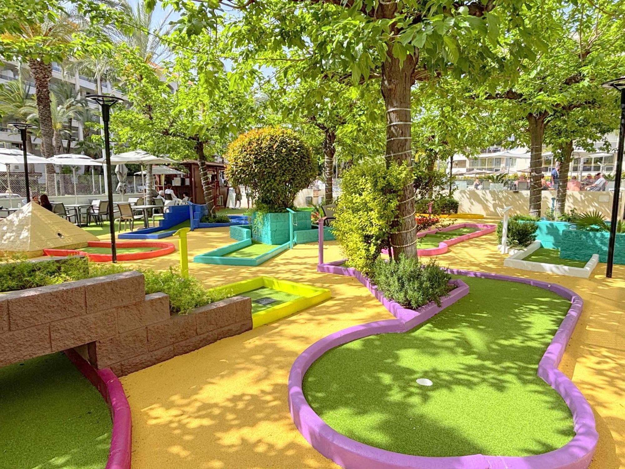 Rentalmar Navarra Family Suites Salou Buitenkant foto
