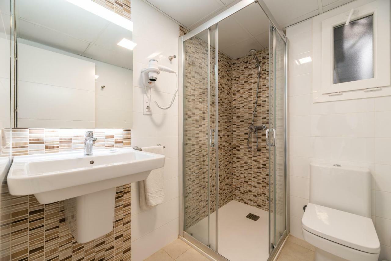 Rentalmar Navarra Family Suites Salou Buitenkant foto