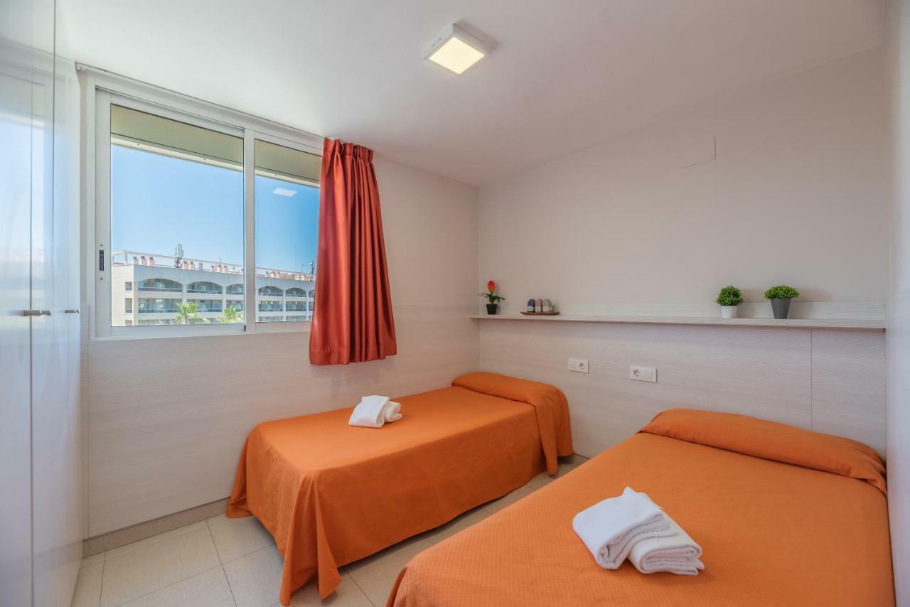 Rentalmar Navarra Family Suites Salou Buitenkant foto